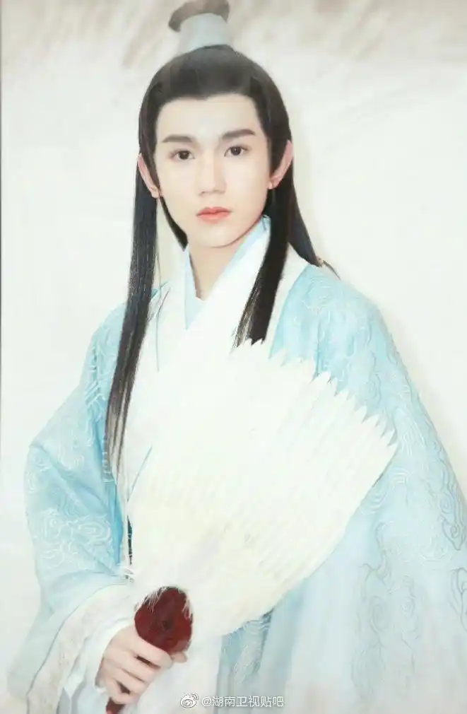 古装小王子王源帅气来袭,轻松驾驭迷人十足