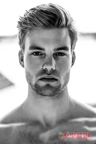 男士二八分斜背头时髦款式的型男发型