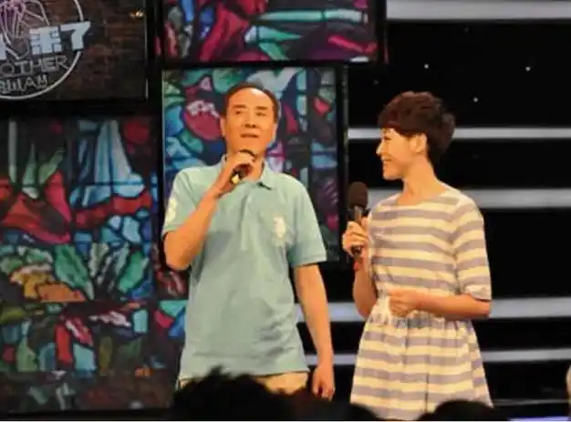 他曾拒绝给郑少秋当"替身",为拍《亮剑》摔断肋骨,女儿却晚婚|演员|王