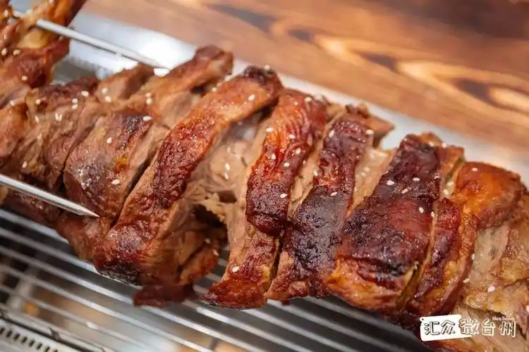 从哈尔滨到台州拥有15年烤羊经验的师傅来椒江了还有羊排羊腿免费送