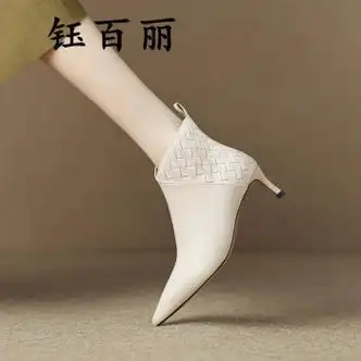 钰百丽女鞋法式女人味编织短靴女春秋单靴及踝矮靴气质显瘦尖头猫跟裸