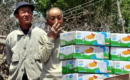 为村民送去牛奶