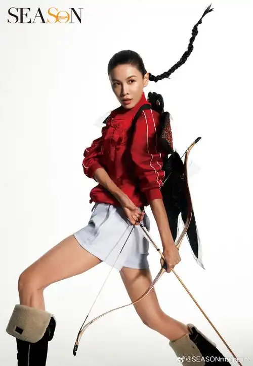 season时装#对张蓝心@蓝心zoezhang来说,运动是融进骨血的钟情.