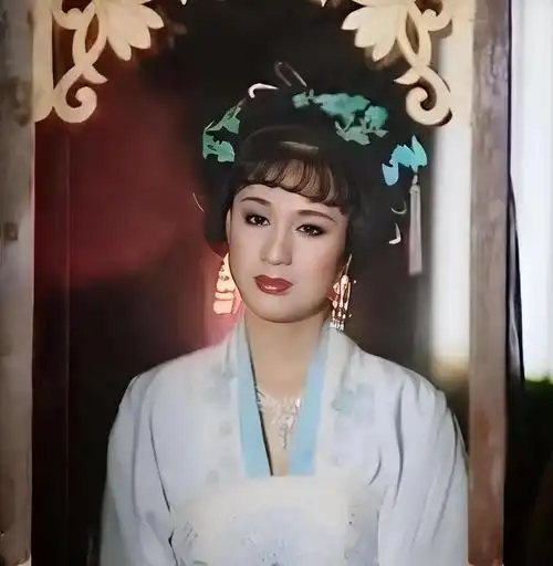 李建群:和前夫闪婚闪离,与男友同居28年无名分,一生无后遗憾离世