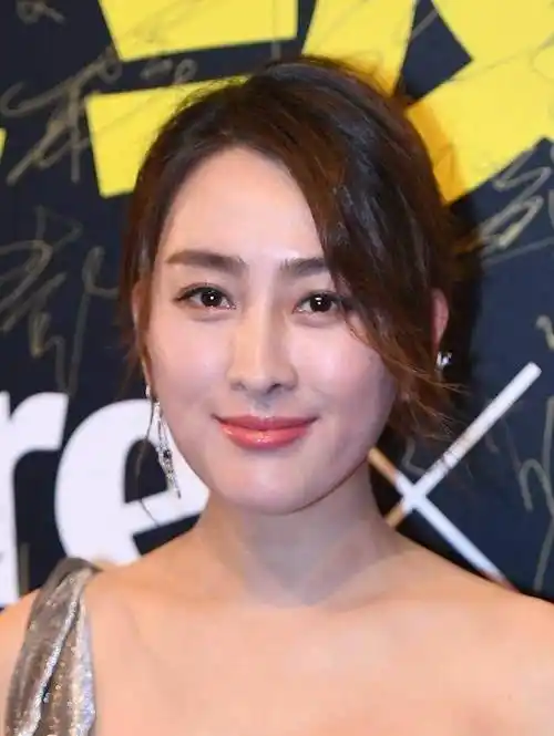 马苏完了,黄毅清连发数条揭老底演艺生涯堪忧,网友矛头都指向她