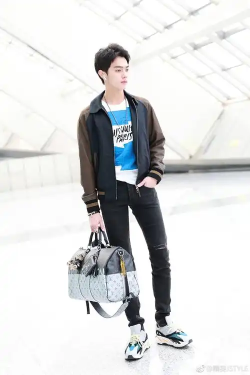 微博看到的,许凯这比例太好了吧