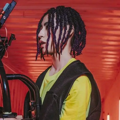 看小鬼这么多的脏辫造型_高清图集_新浪网