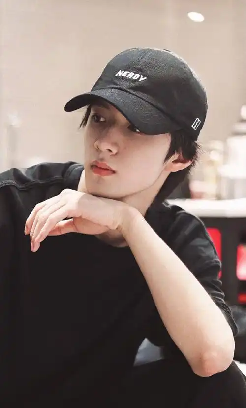 五官太好看了 刘耀文的长相真的很优越!