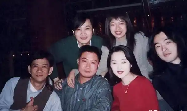 曝杨钰莹前任赖文峰近况娶小23岁娇妻素颜近照胜过杨钰莹