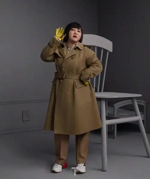 贾玲拍大片不p图穿毛衣暴露真实身材却意外显得可爱时髦