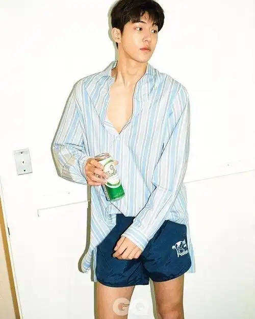 为电影 认真练成"结实肌肉"充满男性美的南柱赫