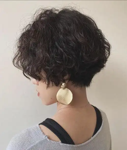 发型15款,蓬松洋气显气质,越来越多女性这样剪|波波头|烫发|短发|减龄