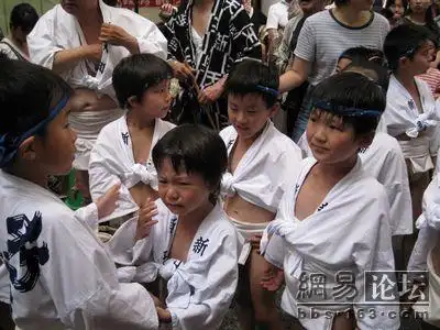 令人恶心的日本光屁股节