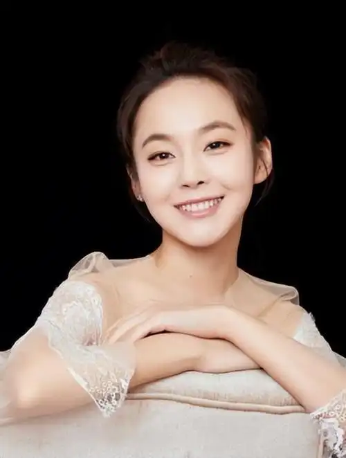 张佳宁:"温太医"的外甥女,拍戏为给妈妈买房,34岁低调无绯闻