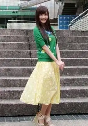 狂追hebe,与17个女生传绯闻,林俊杰才不是"纯情大男孩"_因为_女友