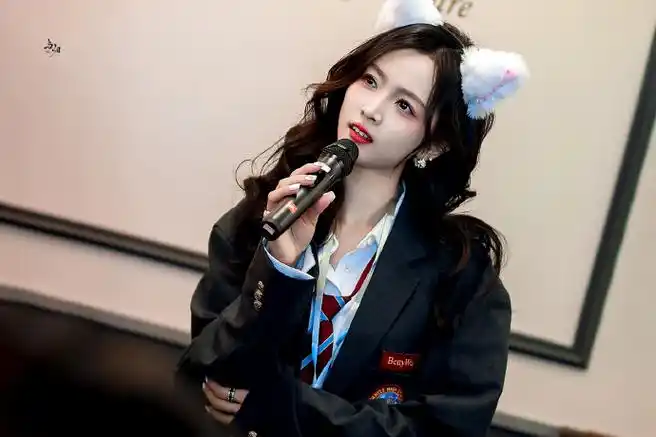 吴宣仪学院风女高