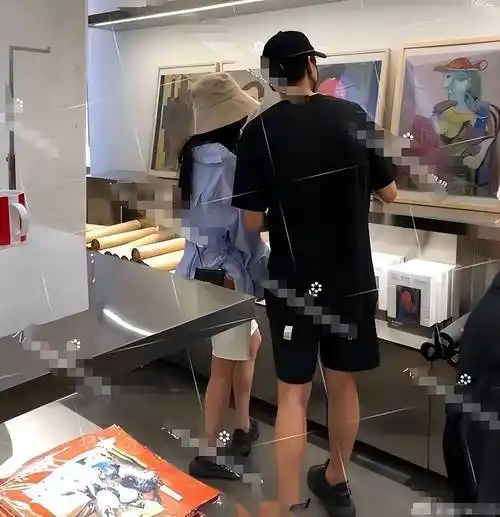 杨幂魏大勋春晚后台同框曝光!