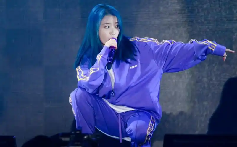 【iu】20191109《leon》 《心》李知恩限定蓝发来了_哔哩哔哩_bili