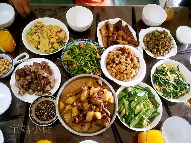 我家午餐10个菜,成本不到100块,个个味道极美,吃个精光!