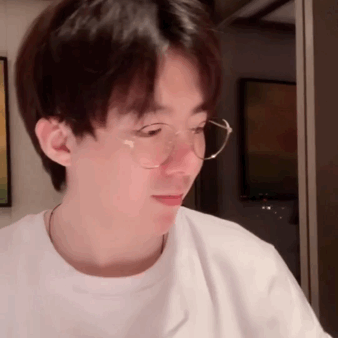 刘宇宁直播动图合集老大的可爱没有尽头