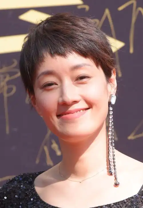 网曝文章探班马伊琍,夫妇俩关系冷淡,全程零交流?