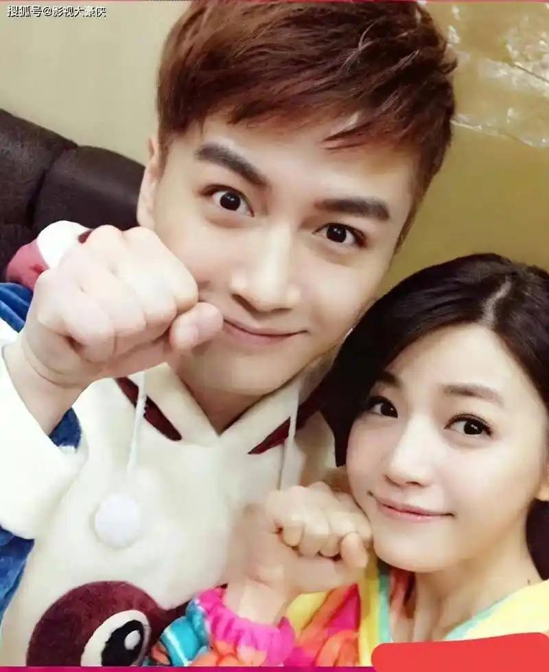 陈晓陈妍希疑似婚变,双方生日无互动,男方疑似摘掉结婚戒指?