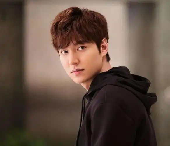 韩国男明星大全长发(韩国男明星大全40岁)-星座梦城