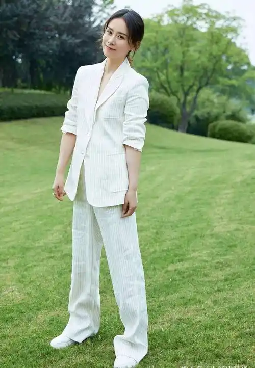 海清私下锻炼照曝光,瑜伽服故意穿小码,身材"凹凸"遮不住_服装_穿着