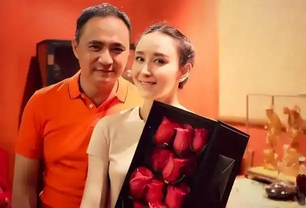 胡静嫁入马来西亚豪门丈夫为了不和她分房睡自愿摘除扁桃体