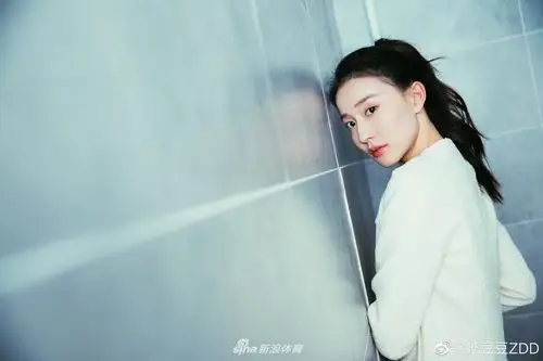 超美!张豆豆冷酷造型晒美拍