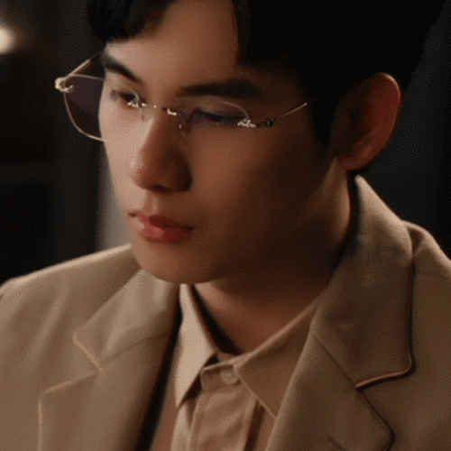 胡先煦新剧风衣造型##胡先煦为新剧留长发