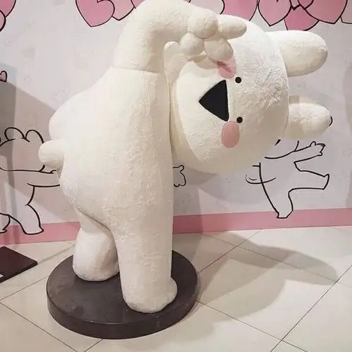 请问这个扭头比耶小白兔有另一半嘛