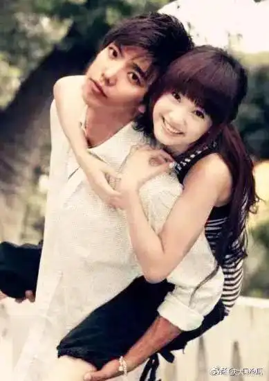 和陆瑶相恋4年为何李荣浩转身就娶了大他一岁的杨丞琳