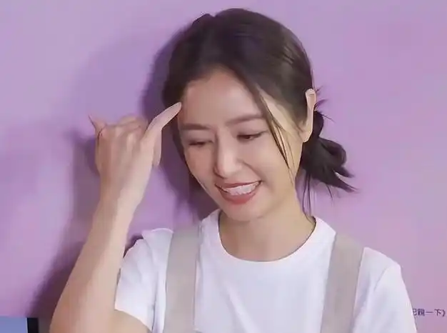 林心如还是这么"少女",无美颜无滤镜,也照样俏皮,吸睛|发型|冻龄|减龄