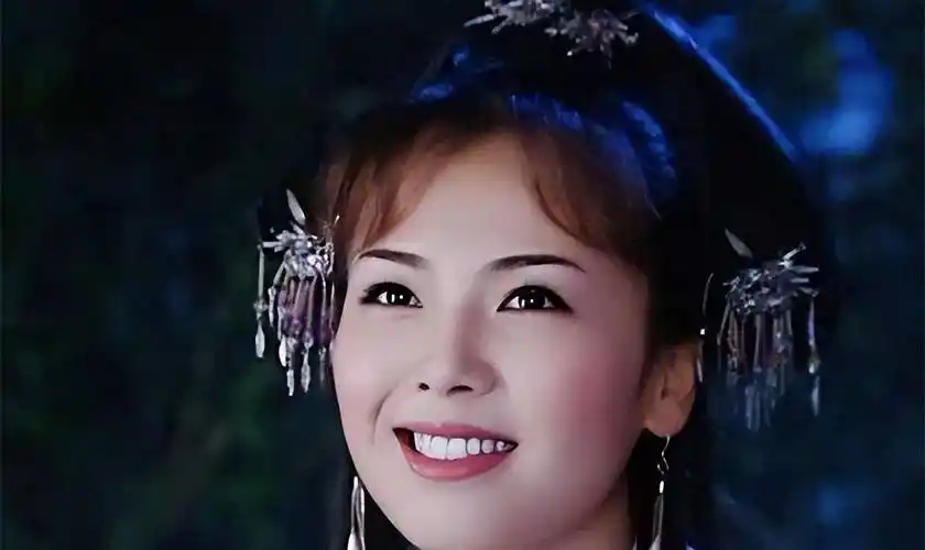 她出演了近20部影视剧,如《天龙八部》中敏感聪明的阿朱,《白蛇传》中