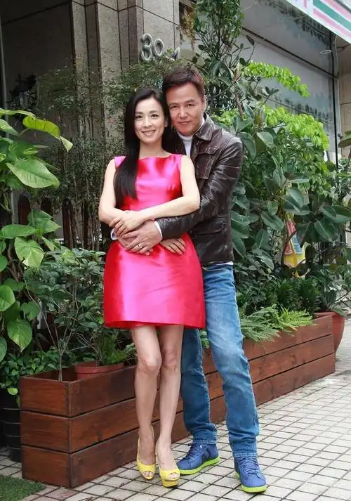 其实人与人之间的差距实在太小了,小到不过是你看不起我,我可以骗到