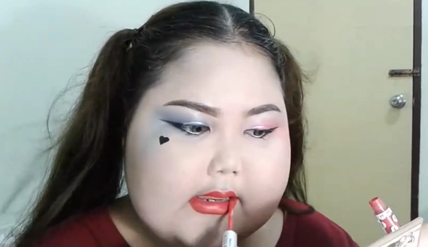 什么都木有啊~但是,我们要相信,只要用心的捯饬一下自己,就没有丑女人