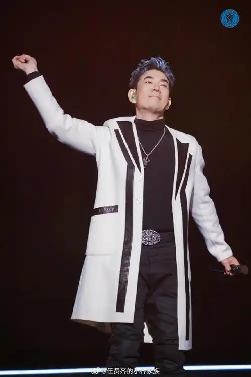 任贤齐的小齐家族超话任贤齐超话#齐迹在路上#只要我们心中有爱  爱情