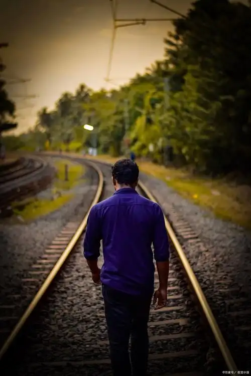 一段非常通透的话:"当你没有家财万贯的父母,没有