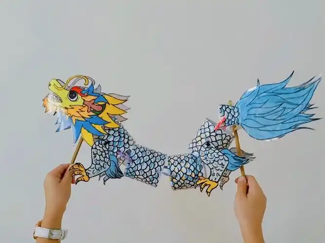 废物利用手工塑料瓶做龙