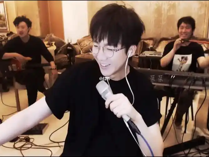 摩登兄弟今天新闻看到丹东疫情,看来摩登合体又遥遥无期了……好显儋