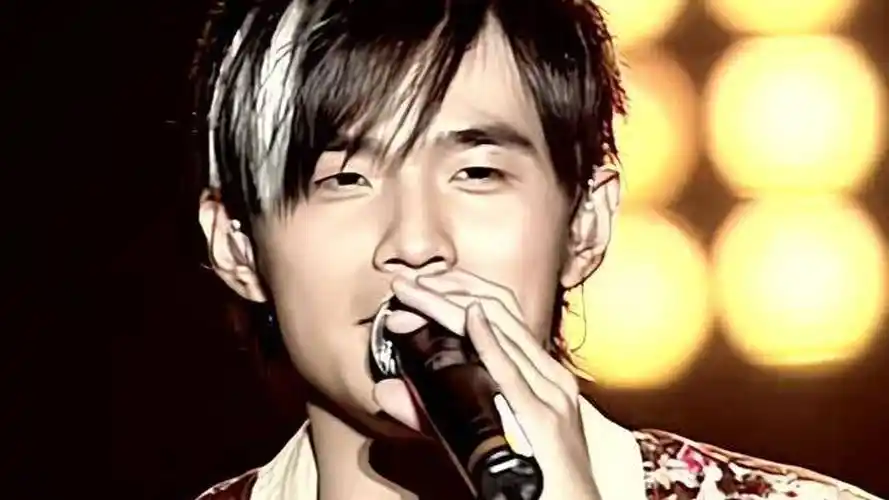 周杰伦《东风破》,2004无与伦比演唱会