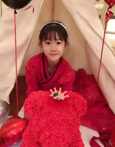 陆毅晒大女儿近照,贝儿又是妥妥的美人儿一枚