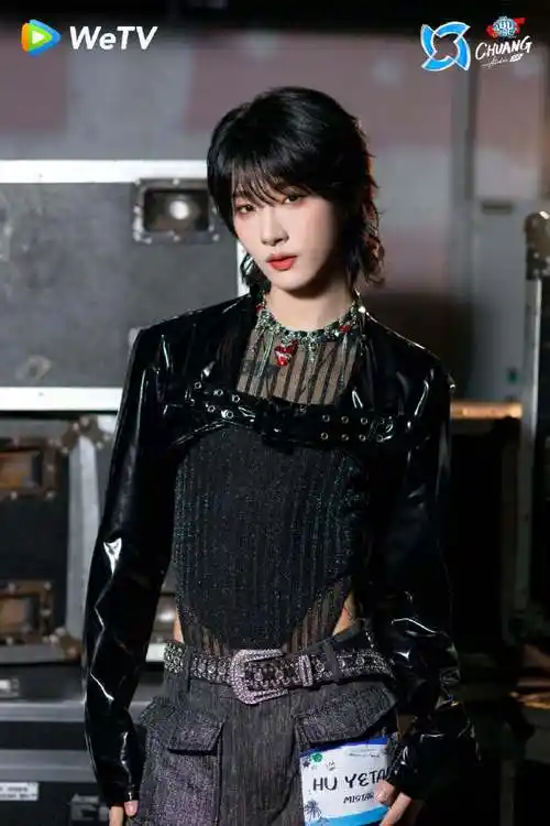 bambam简直就是胡烨韬的超级粉丝嘛!