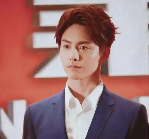 马天宇头小脸小身材优越,五官比例好而且有辨识度,每天刷新我对帅的