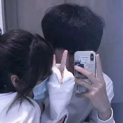 2023最有气质情侣微信头像(12张)_情侣头像_小脸头像网