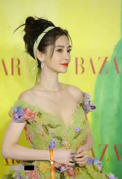 杨颖带儿子游三亚!