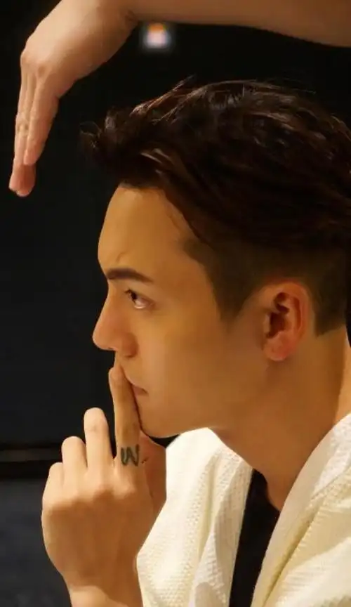 陈伟霆好撩,"行走的荷尔蒙"陈伟霆跳舞太撩