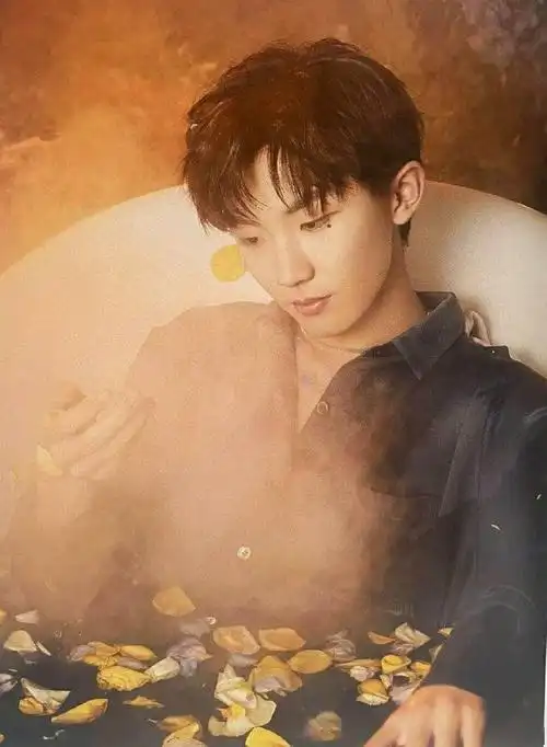 tnt《少年与花》pb高清扫图来袭 夏天的风裹着少年气息扑面而来