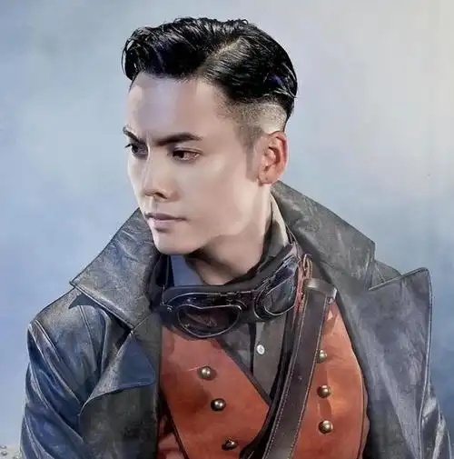 陈伟霆目前感情生活幸福,每天工作后都会第一时间返家休息,他与另一半